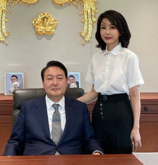 윤석열 대통령과 김건희 여사. <대통령실 제공>